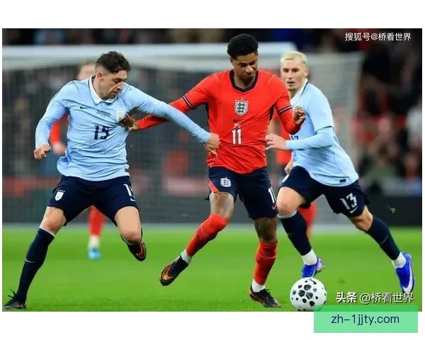 乌拉圭前锋险绝杀英格兰展实力
